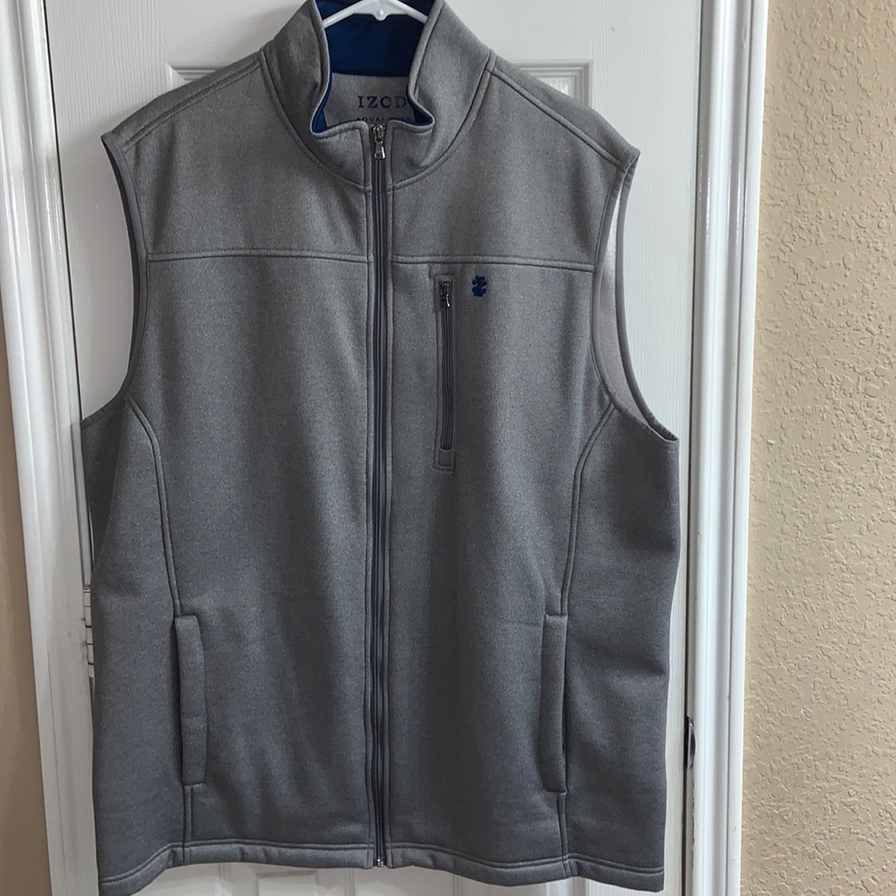 Men Izod vest